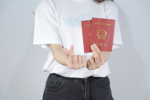 父母有权利干涉女儿的婚姻吗