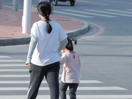前夫死后子女的抚养权给谁