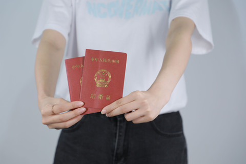 结婚证补办要什么材料