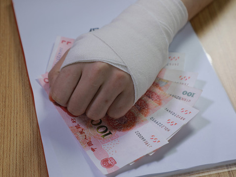 保险不赔误工费是不是个人赔