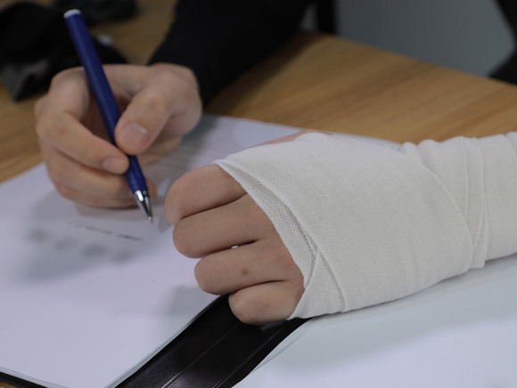 人身伤害的代理词