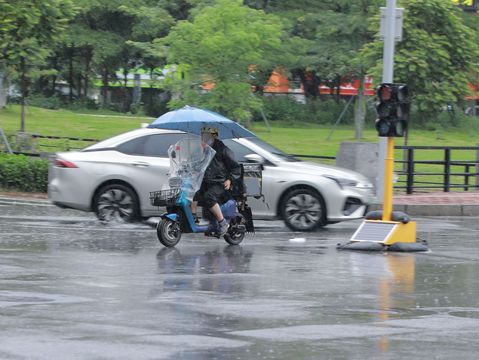 开车闯红灯