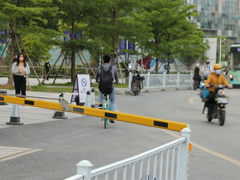 城市道路逆行
