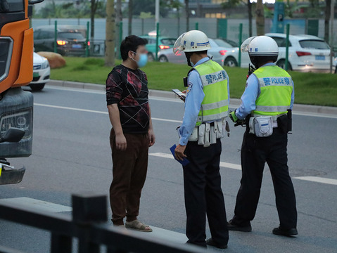 交警执法不公怎么办