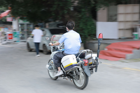 肇事逃逸会判刑吗，电动车