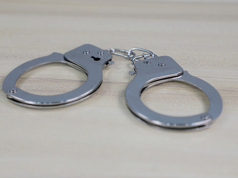 偷窃电动车得谅解判几年