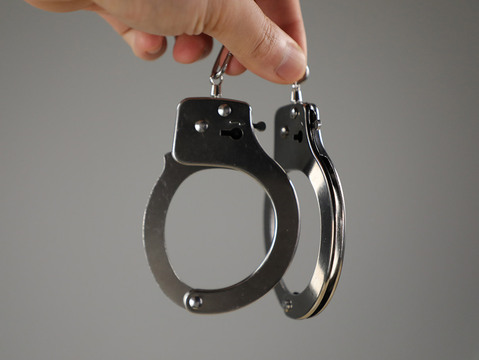 判过缓刑行政拘留