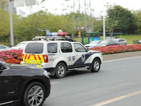 报警直接打110还是去派出所