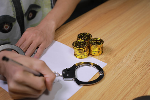 代考的考生和“枪手”都会获罪吗