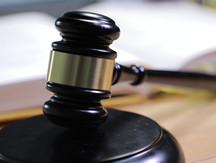 男子火锅店抱走男婴将其杀害，被判死刑