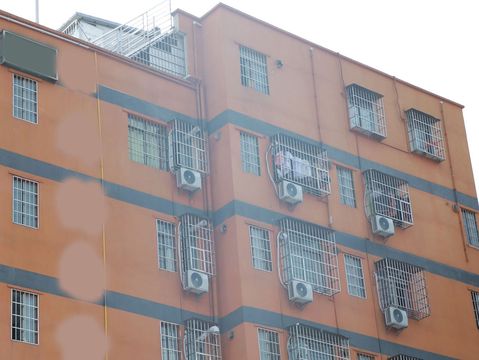 打工妹厕所产婴 六楼抛下致其死亡