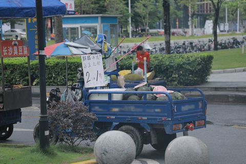 乱摆地摊怎么投诉最有效