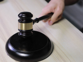 起诉对方需要通知对方吗