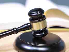 交通事故起诉是否需要律师出庭辩护