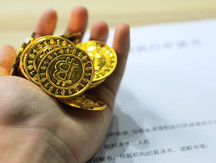 打架把别人打骨折了赔偿多少钱