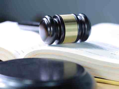 单位不签劳动合同怎么告-靠谱派