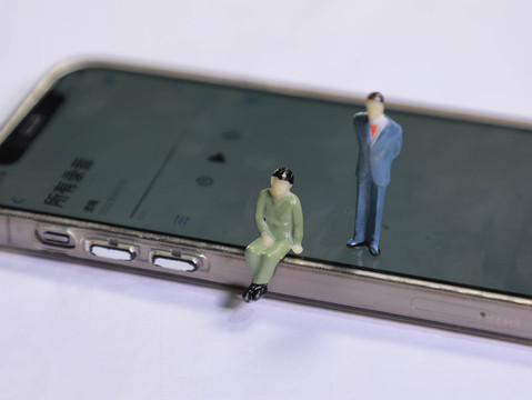 未成年充值不退款怎么投诉举报