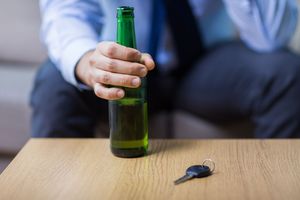酒后袭警的后果是什么