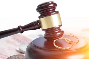 婚内出轨赔偿精神损失费最高多少