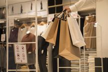 实体店买衣服不给退钱怎么解决