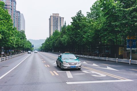 高速路口倒车