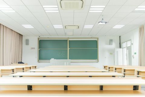 如何向教育局投诉私立学校