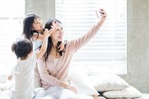 拒做“失陪族”  母亲节回家探妈妈