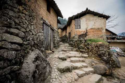 宅基地门前出路归谁管辖