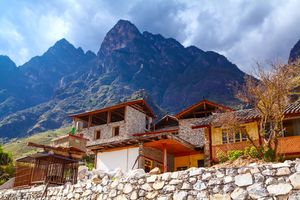 扶贫搬迁是否还可以回本村建房子