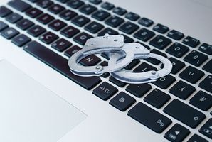 泄露他人信息罪怎么判