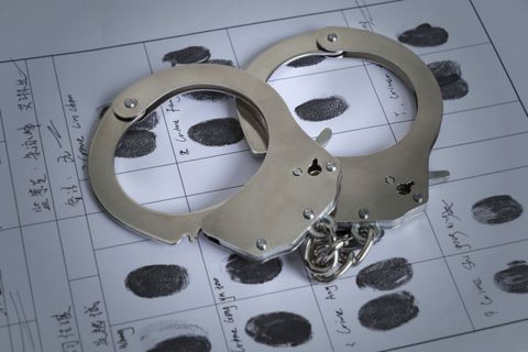 法律规定中派出所抓人为何不公告家属