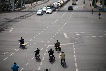 车辆右转压实线算违章吗