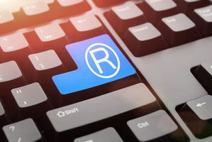 国家注册商标续展的费用是多少？