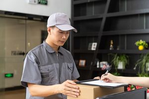 快递被他人拿走了应如何处理