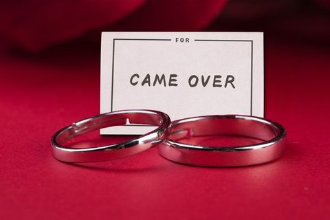 民法典中如何判断既定事实婚姻关系