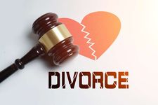 离婚请律师怎么收诉讼费