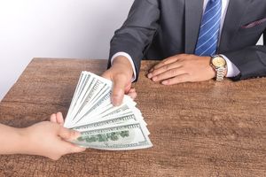 工资被公司拖欠如何解决