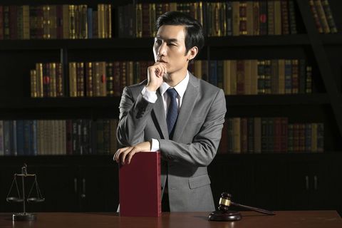 工伤请律师注意事项有哪些