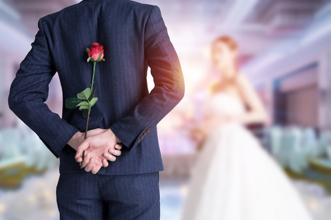 女儿结婚后还要给父母钱吗