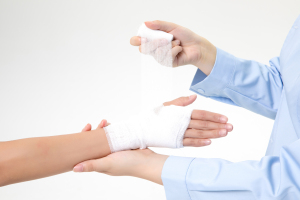手指骨折能够鉴定为几级工伤怎么维权
