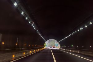 隧道内停车导致交通事故责任怎么划分