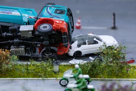 因交通事故造成伤害是否判刑