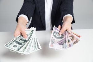 可以申请执行债务人的工资吗