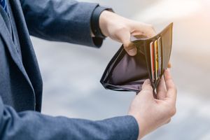 公司破产后员工工资什么时候能拿得到