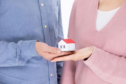 婚前男方买房写两人名是共同财产吗