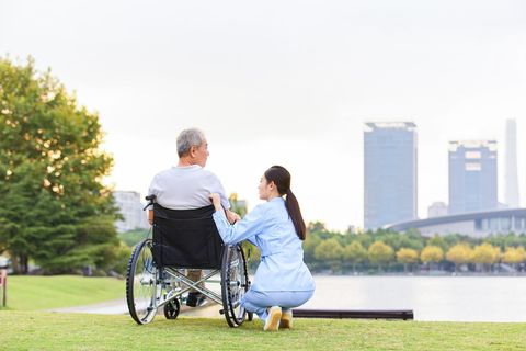 子女不赡养老人会有什么法律责任