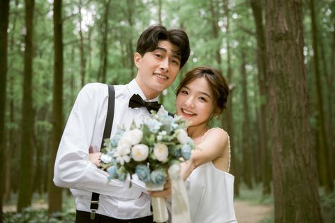 婚姻中遭遇家暴应该如何保护自己,遭遇家庭暴力可以离婚吗