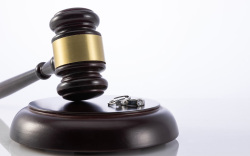 民法典规定离婚过错方怎么分财产