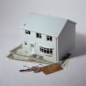 房屋产权到期后如何处理房产证