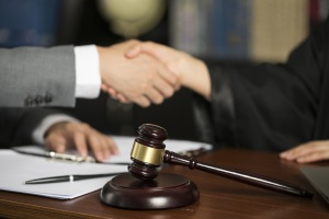 针对违约合同的起诉方式是什么